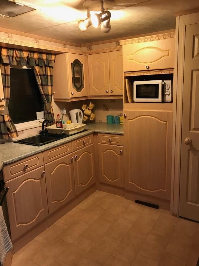The Fox Inn, Roxby, Static Caravan Экстерьер фото