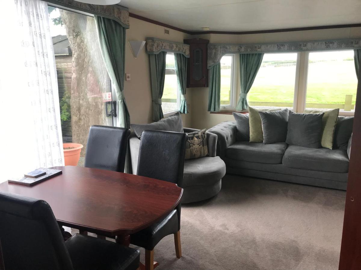 The Fox Inn, Roxby, Static Caravan Экстерьер фото